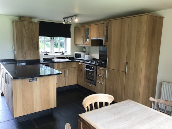 Glan-Clwyd-Isa-Coach-House-New-Kitchen-2