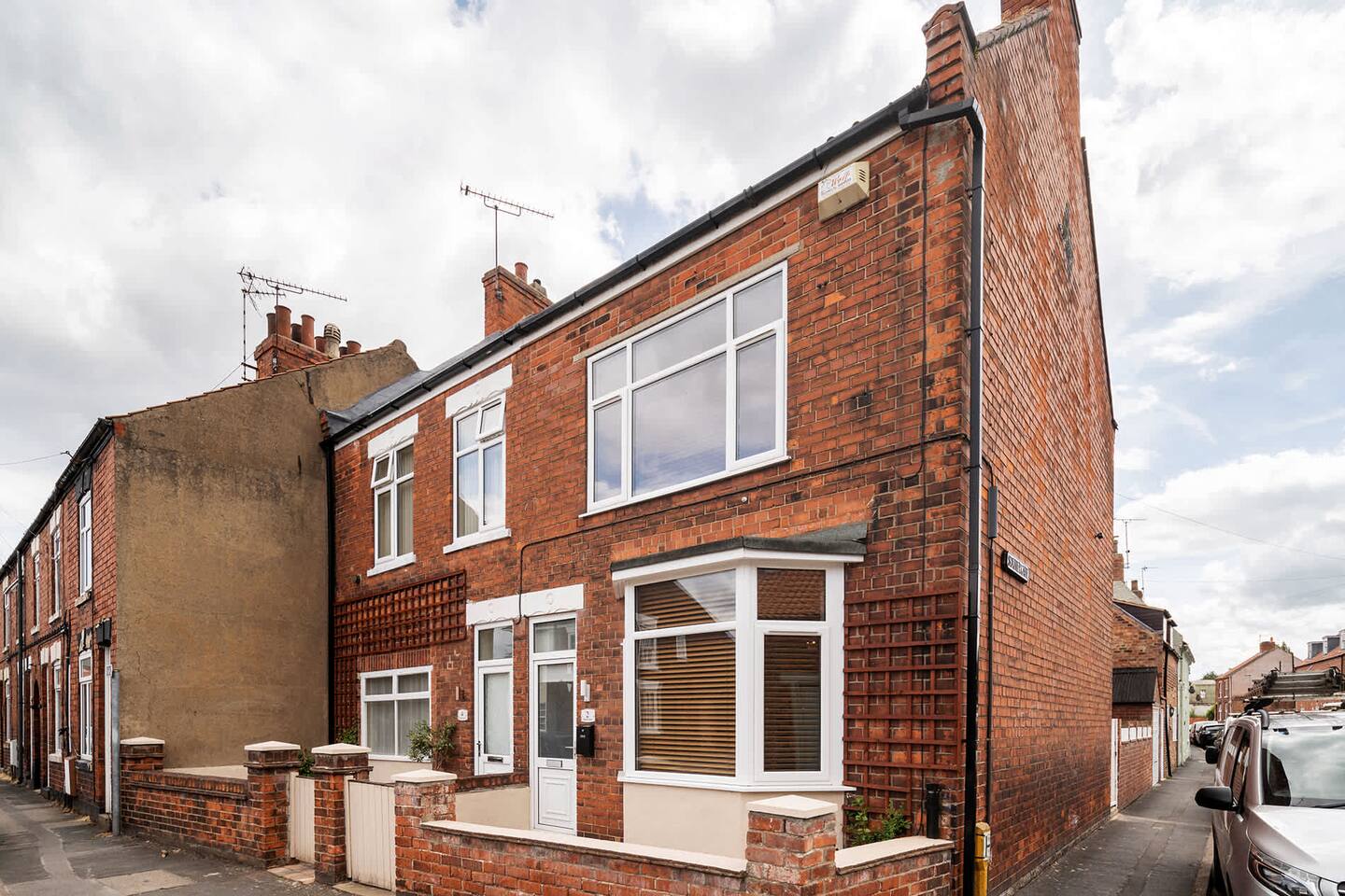 181b2746-69b2-4791-bfe8-6a99bae4de0c