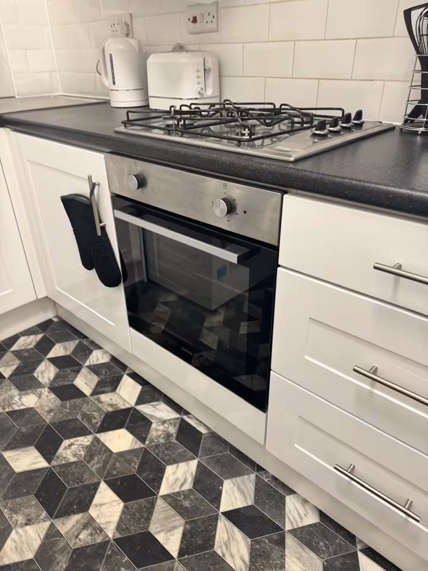 d1e860dc-0f68-4f20-8d25-4b393a63ad74