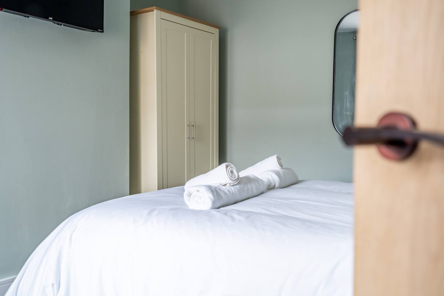 f4a88883-e7df-4e13-affb-25653a817b29