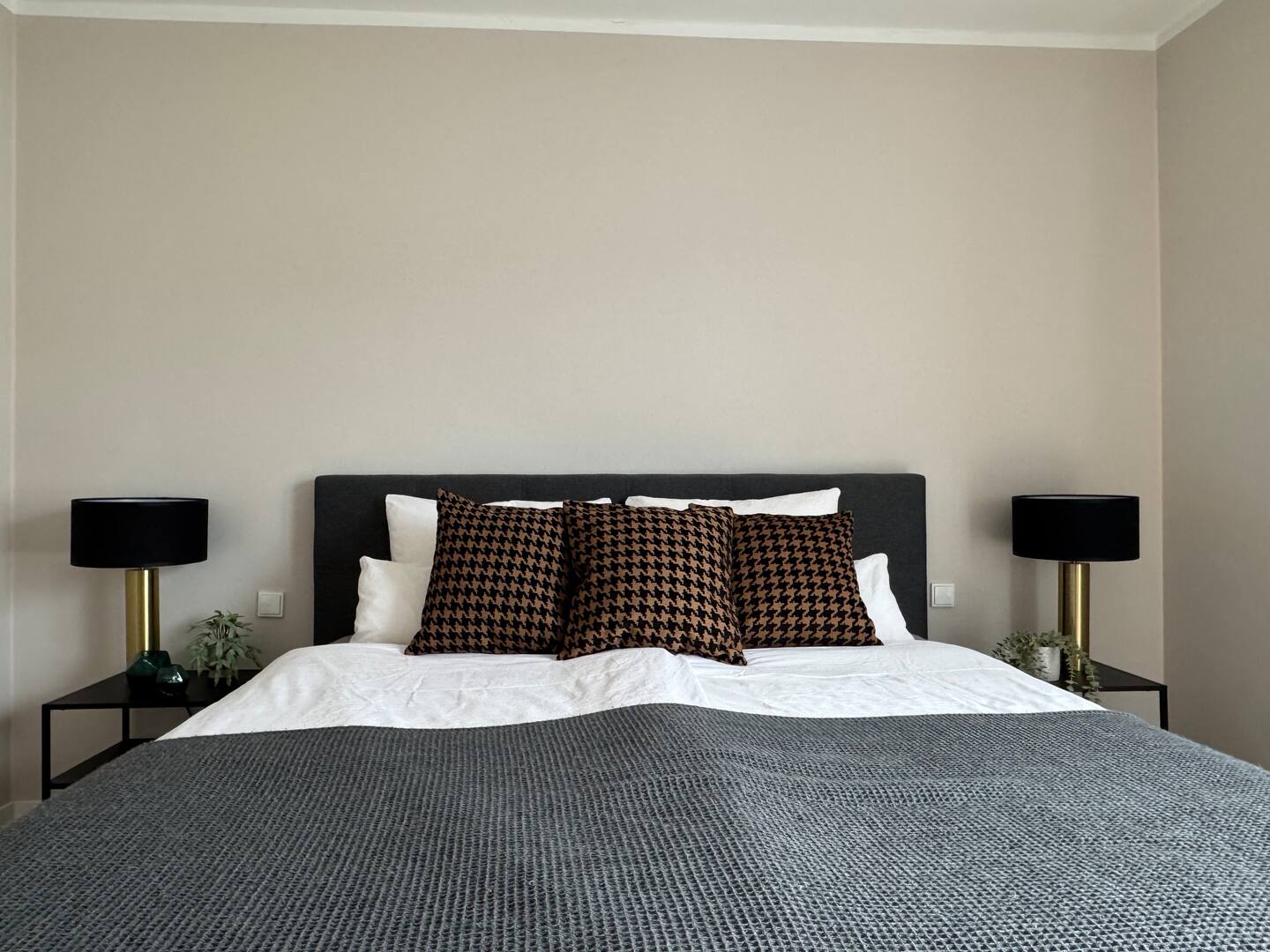 03ec216b-e97d-4aee-802c-de94552254ce