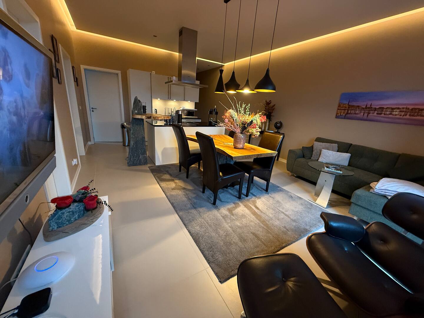 225695c5-cc66-44b0-b9c5-b5378c49c91c