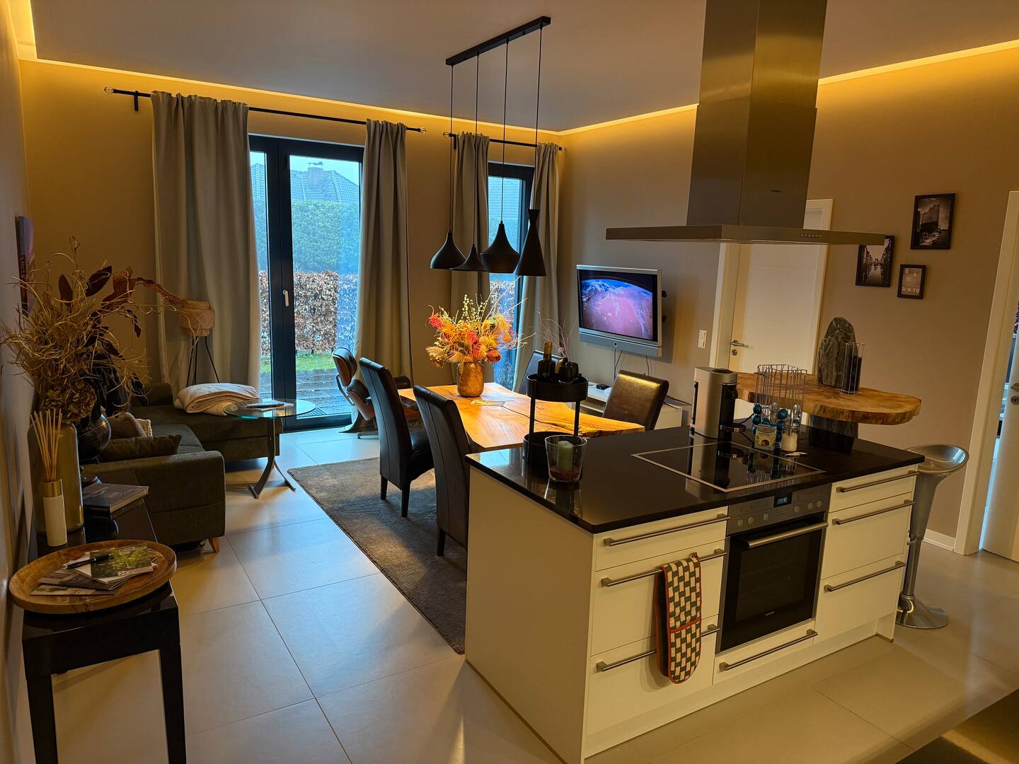 7e034a74-13e4-41a9-880f-bac27c1fd3f5