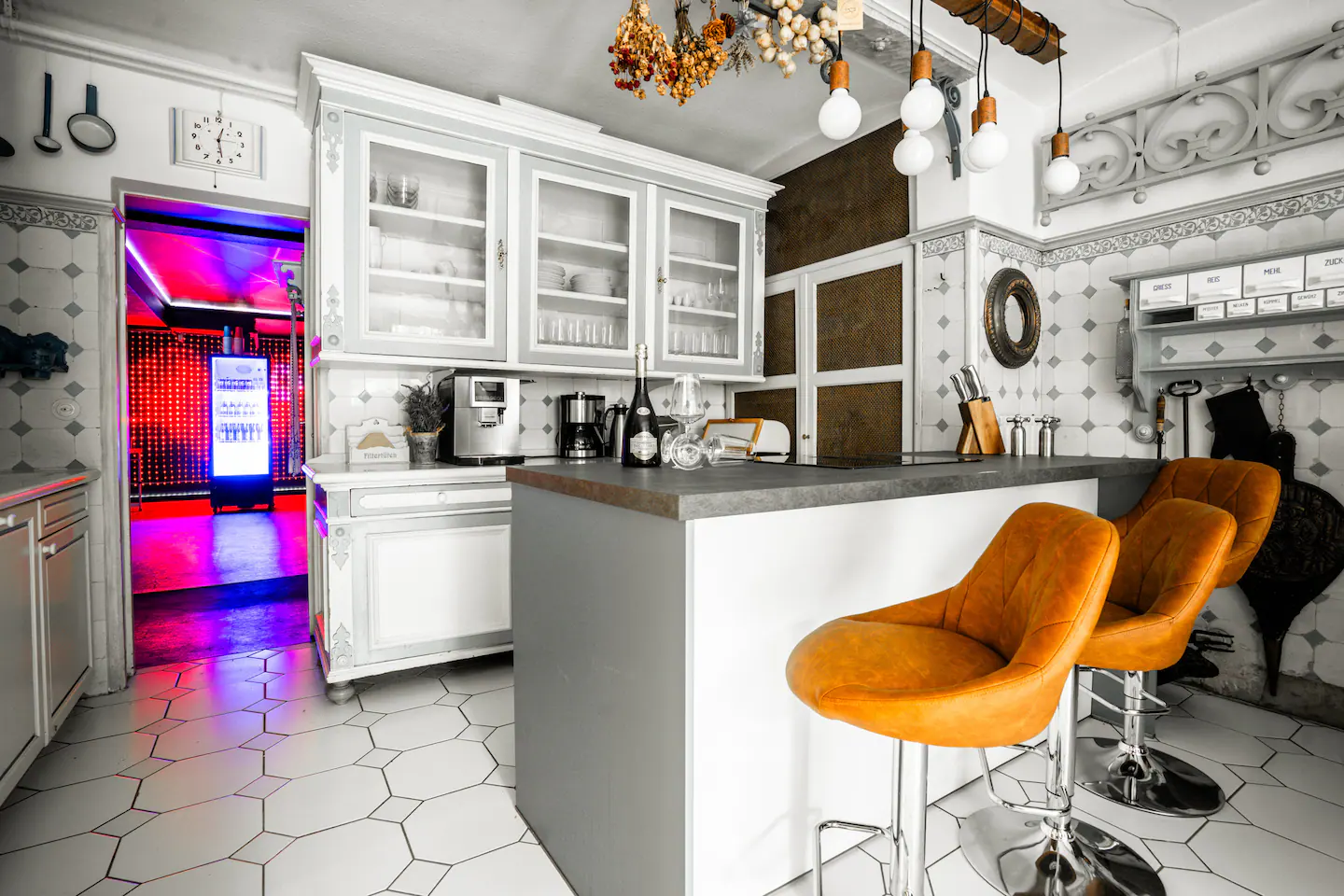 332ac8db-2498-4224-89f6-584d2e56f8ff