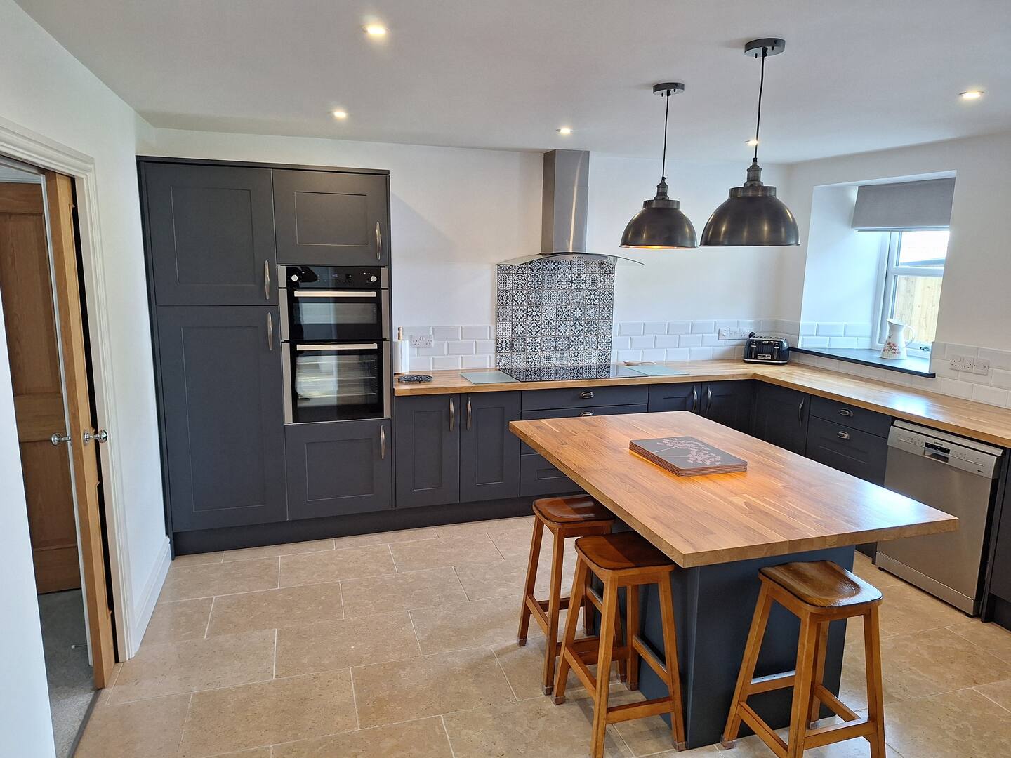 552776a5-2633-45e0-b97b-4ddce8c72781