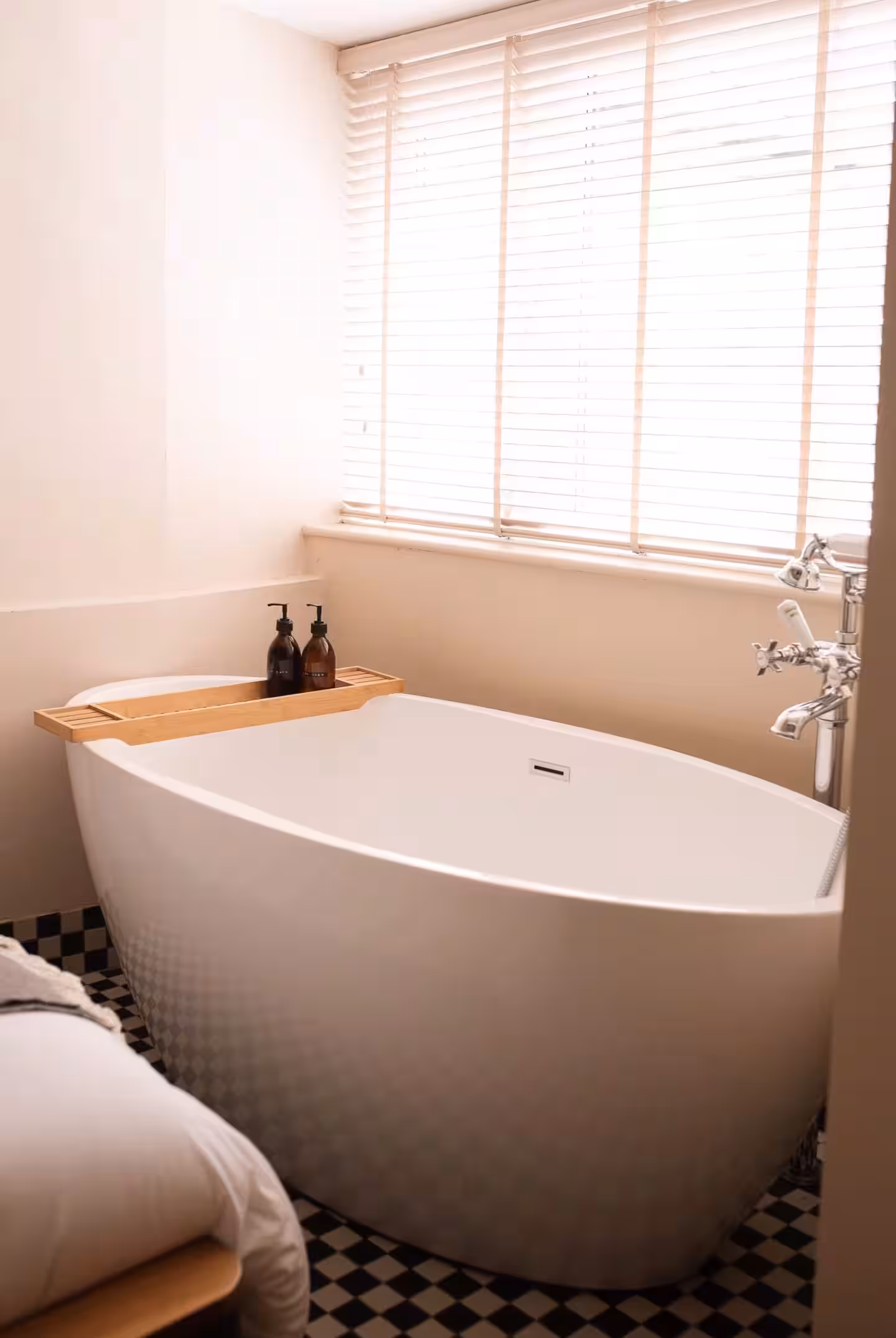 6b99cce8-a029-4123-92ad-8e5d360c10b3