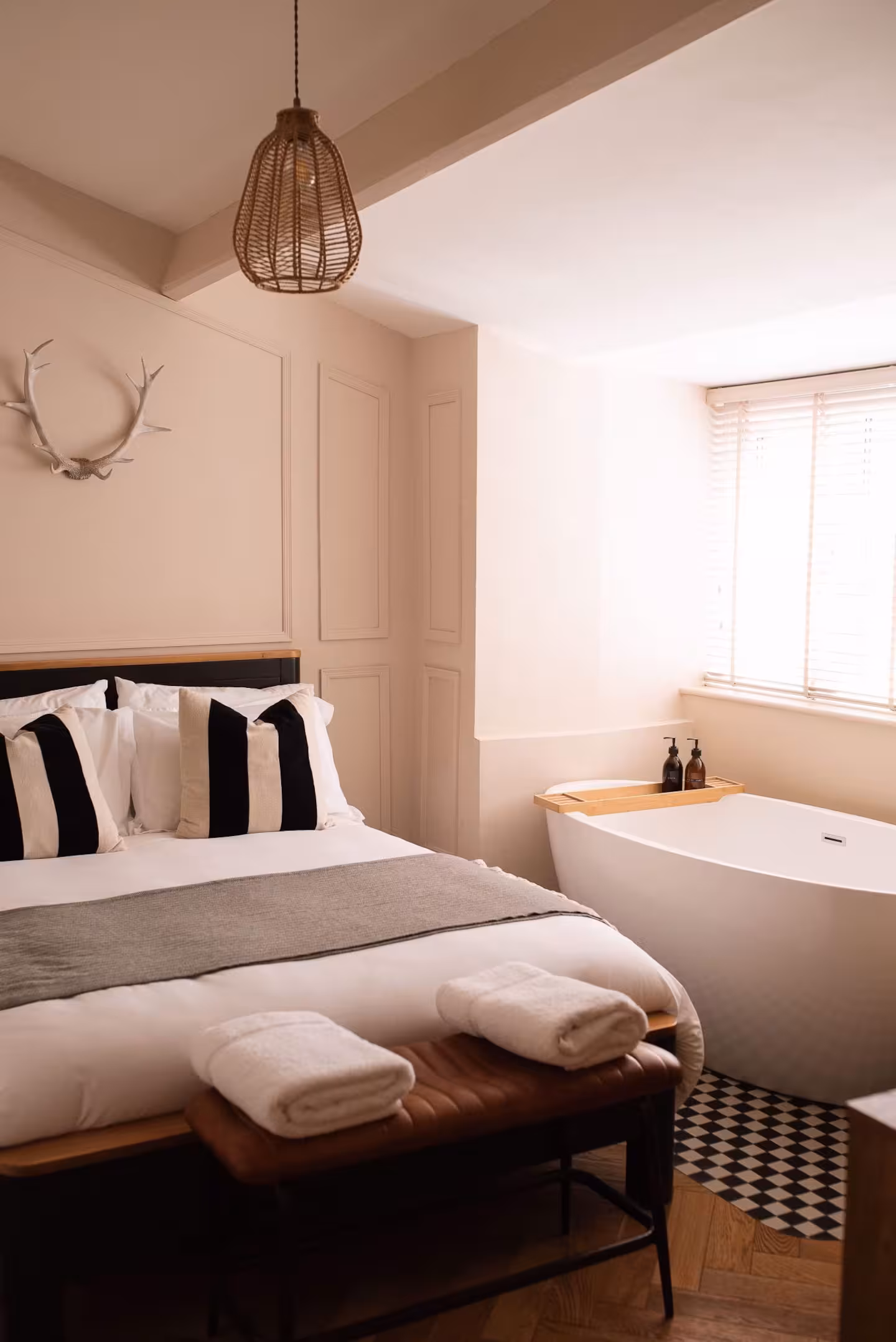 fcfd8769-d88e-4199-acd6-f6f84fcaad3b