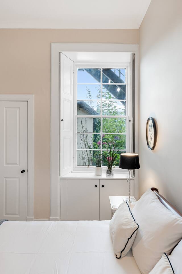 312bb66b-8458-4a6f-accb-8384d3b0502e