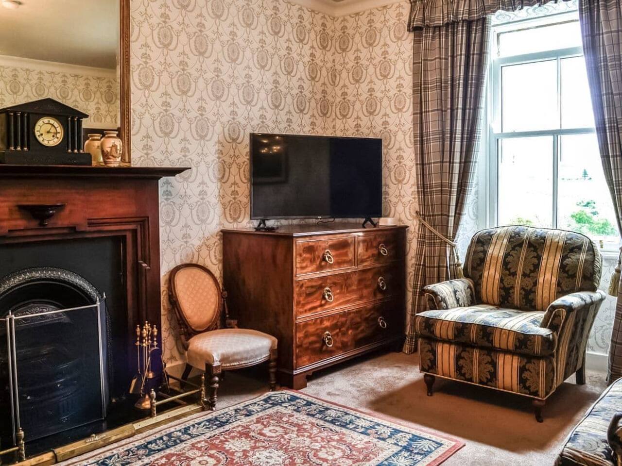 5deed984-7afb-4079-9b76-63a574bdc96d