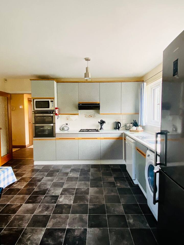 83c6ca19-3f07-42bf-bbd4-c569cb5839c5