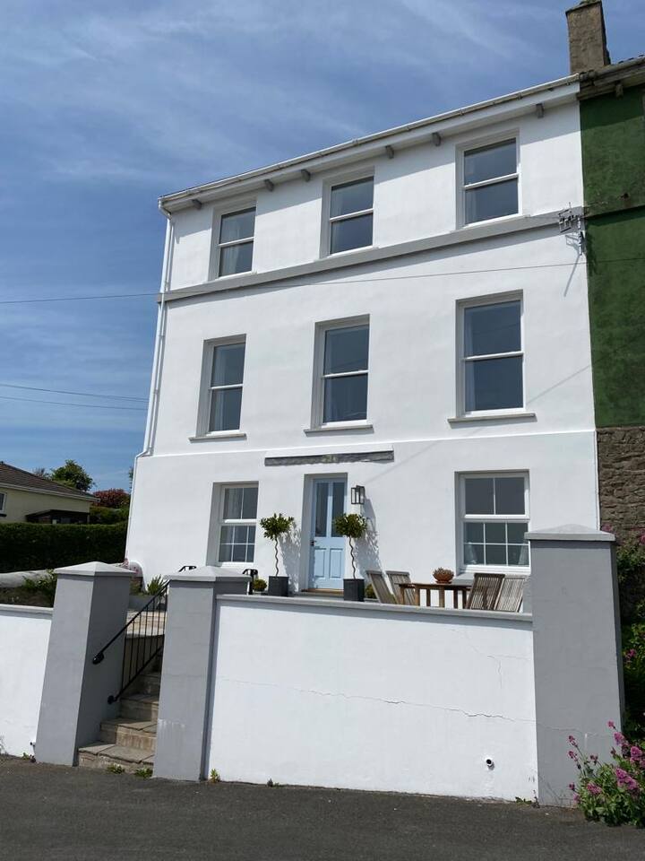 abf11117-36f8-404a-ae81-c8c7880b6a0a